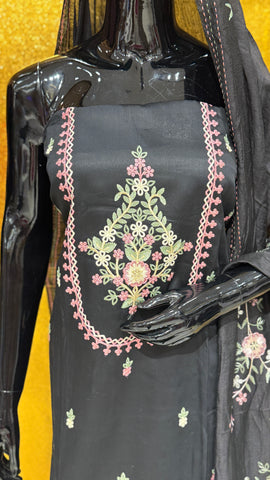 US-04 KASHMIRI HANDWORK UNSTICHED SUIT US-04 KASHMIRI HANDWORK UNSTICHED SUIT