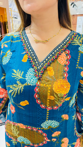 “LAYALI” DUBAI STYLE SUIT “LAYALI” DUBAI STYLE SUIT