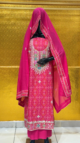 US-02 BANDHANI UNSTICHED SUIT US-02 BANDHANI UNSTICHED SUIT