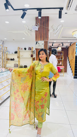“HAIRIYALI” THREE PIECE SET