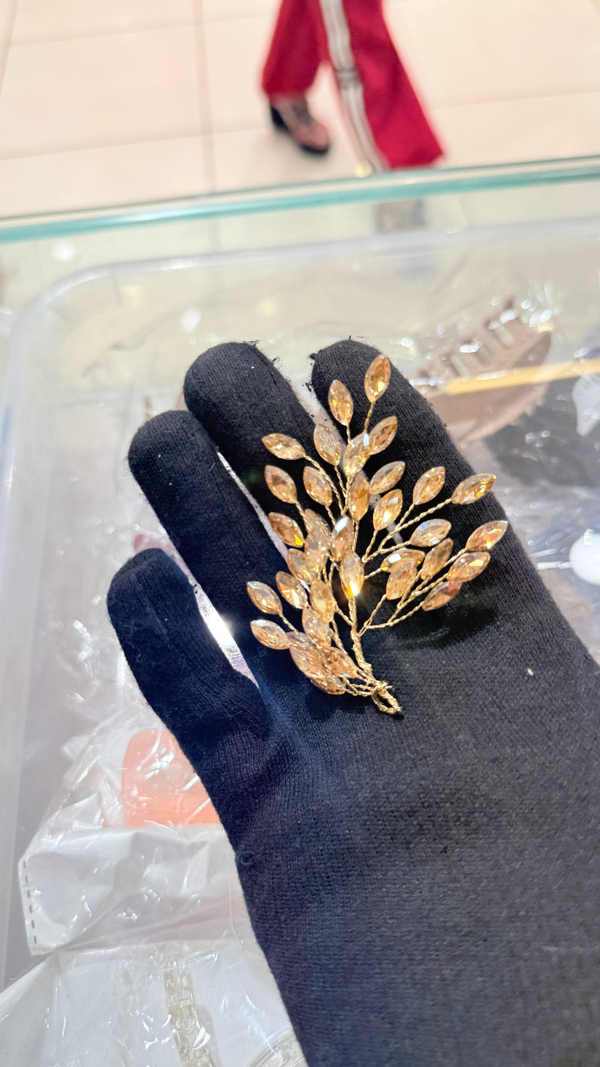 CRYSTAL LEAVES