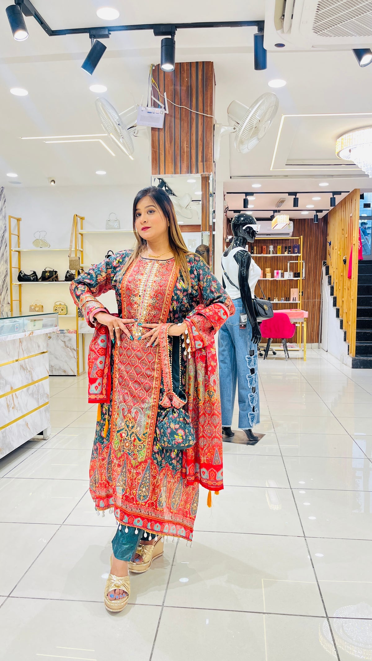 “AAVYA” ARABIC STYLE SUIT